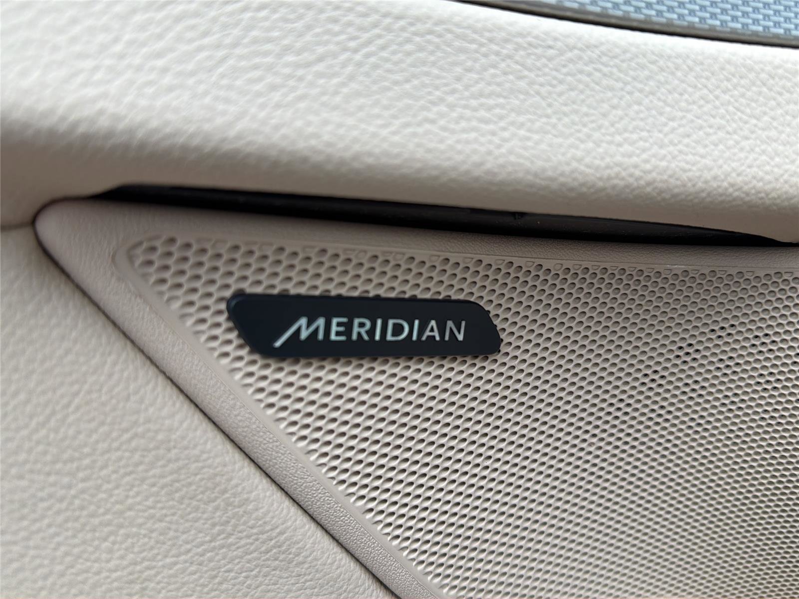 Used 2020 Jaguar XF Premium image 34