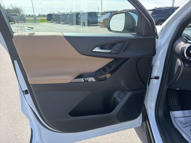 New 2026 Chevrolet Equinox ACTIV w/ LPO, Floor Liner Package image 13