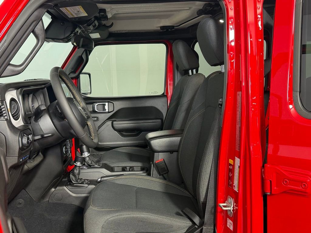 Used 2024 Jeep Wrangler Unlimited image 21