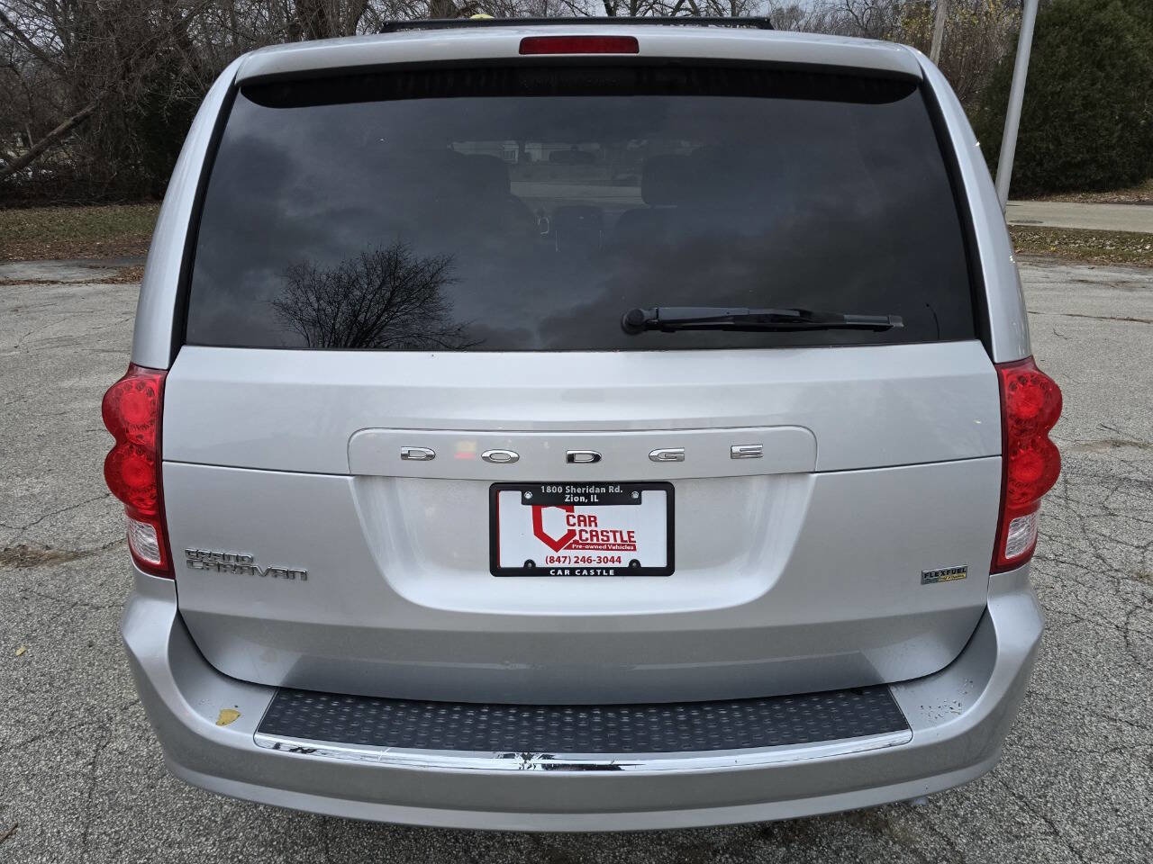 Used 2012 Dodge Grand Caravan SXT image 7