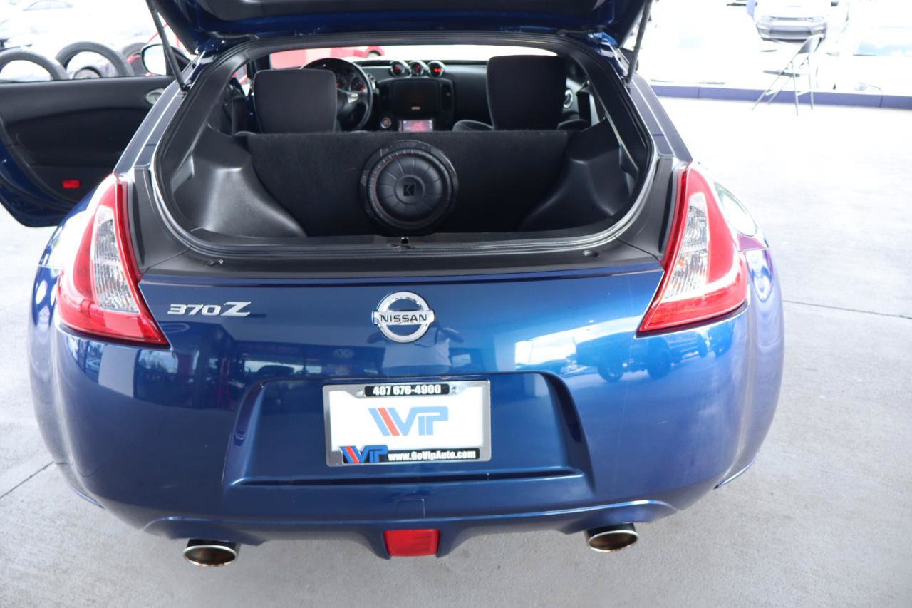 Used 2017 Nissan 370Z Coupe RWD image 27