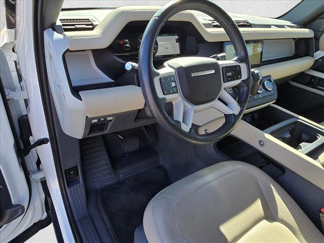 Used 2024 Land Rover Defender 90 S image 9