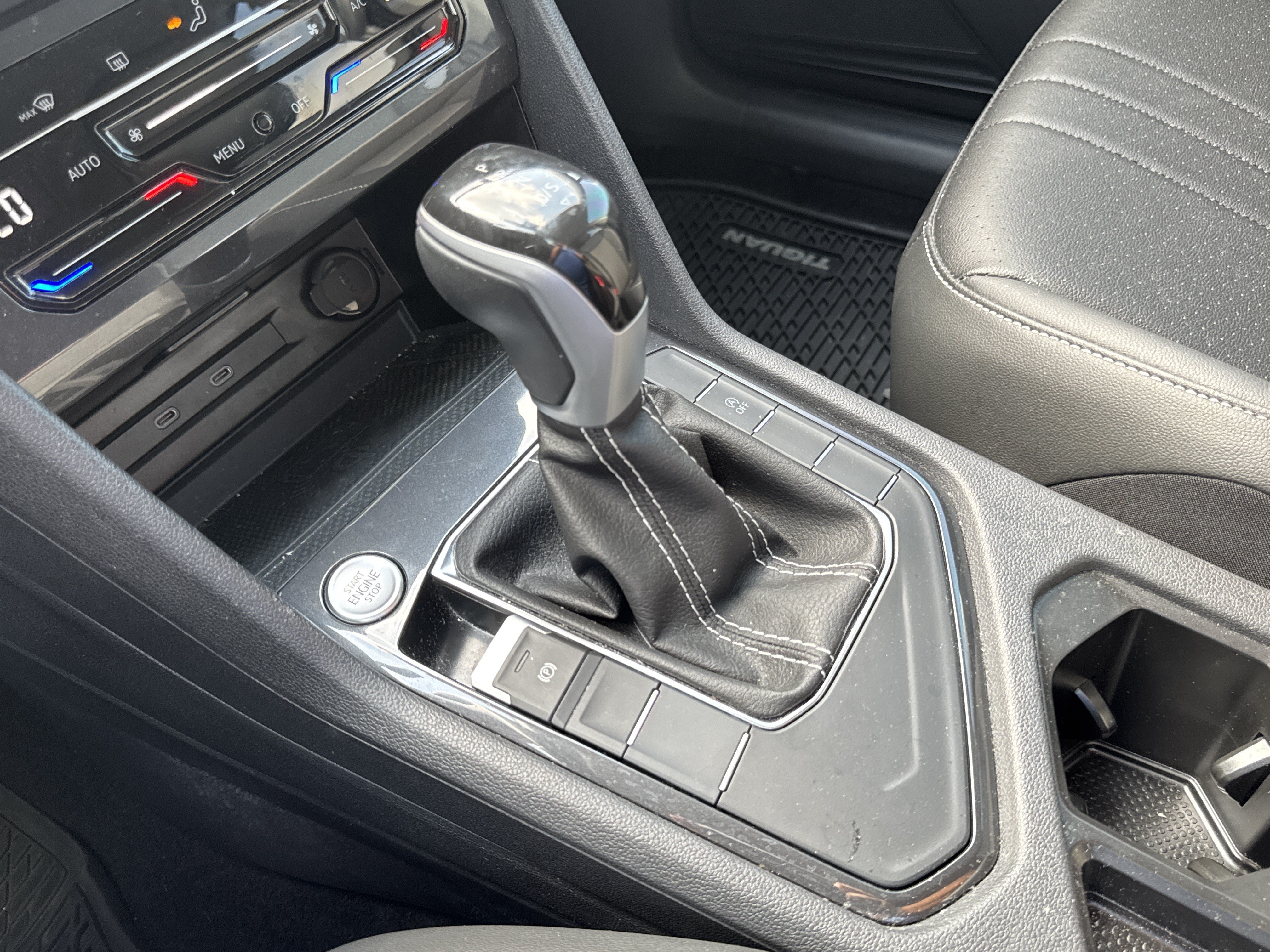 Used 2024 Volkswagen Tiguan SE FWD image 21