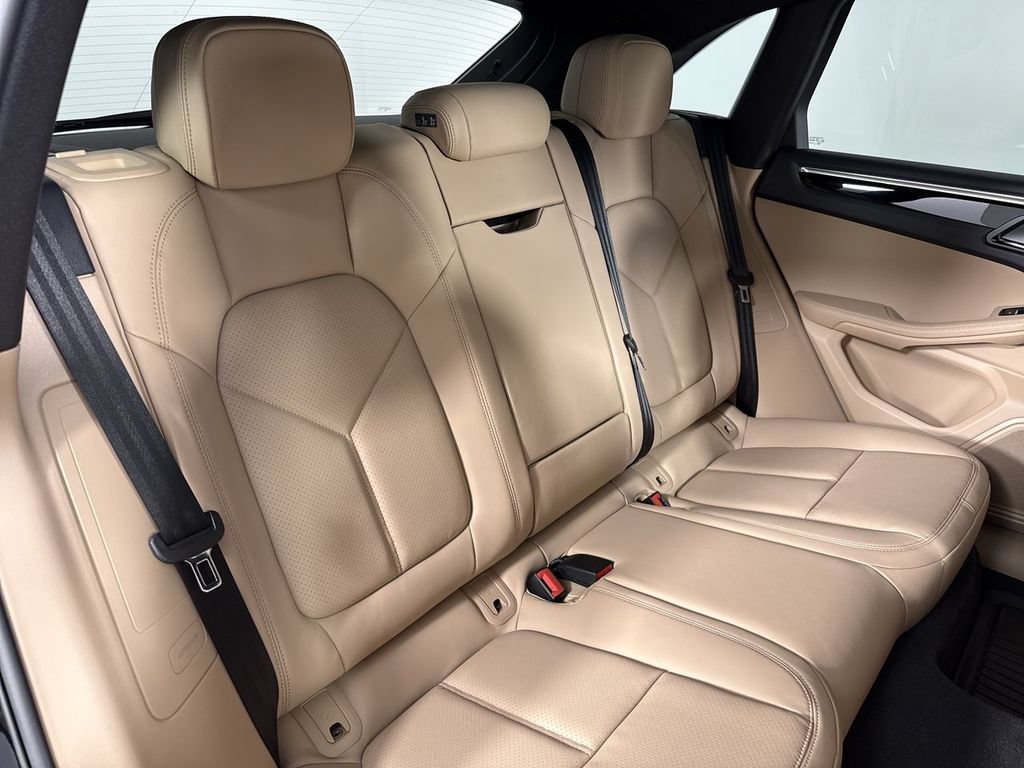 New 2026 Porsche Macan AWD/4WD image 23
