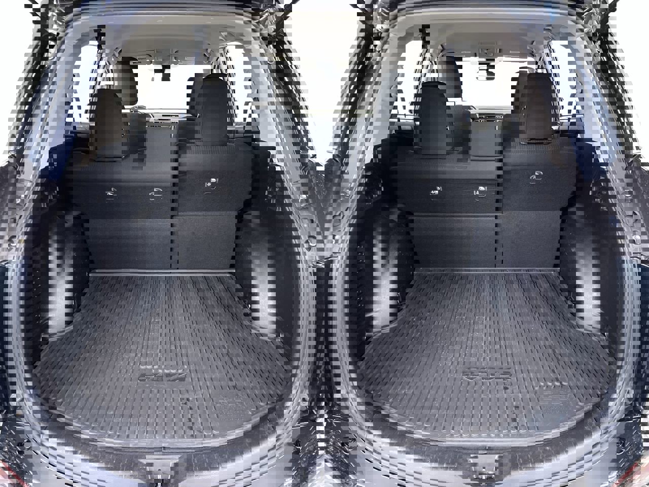 Used 2018 Toyota RAV4 LE w/ All Weather Liner Package image 20