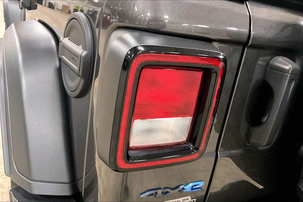 Used 2023 Jeep Wrangler Unlimited AWD/4WD image 27