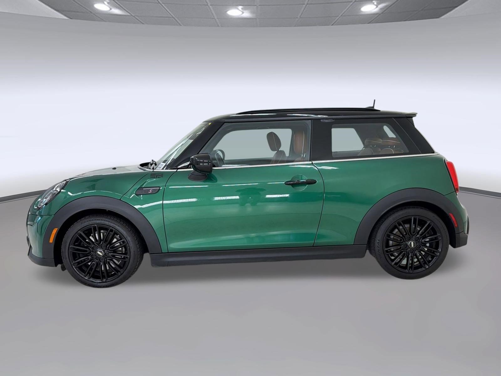 Used 2024 MINI Cooper S FWD image 2