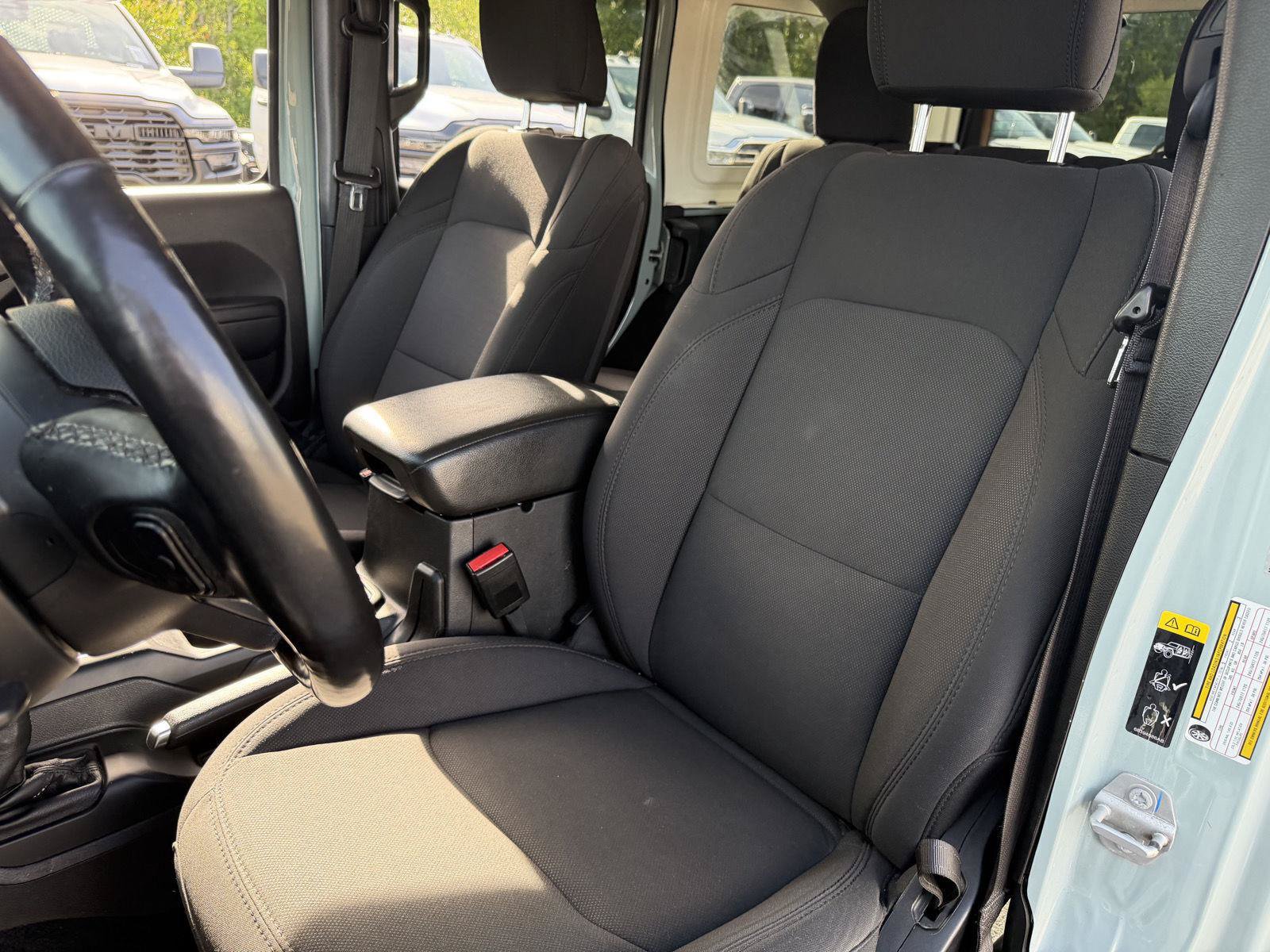 Used 2023 Jeep Wrangler Unlimited Sport AWD/4WD image 17