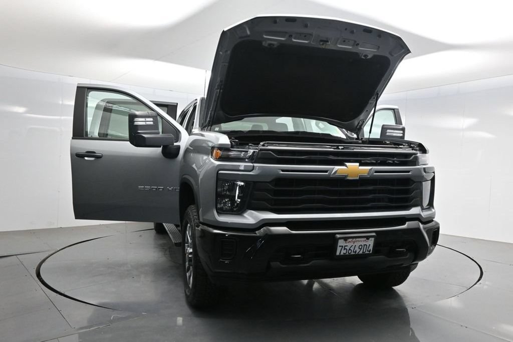 Used 2025 Chevrolet Silverado 2500 Custom w/ Custom Convenience Package AWD/4WD image 51