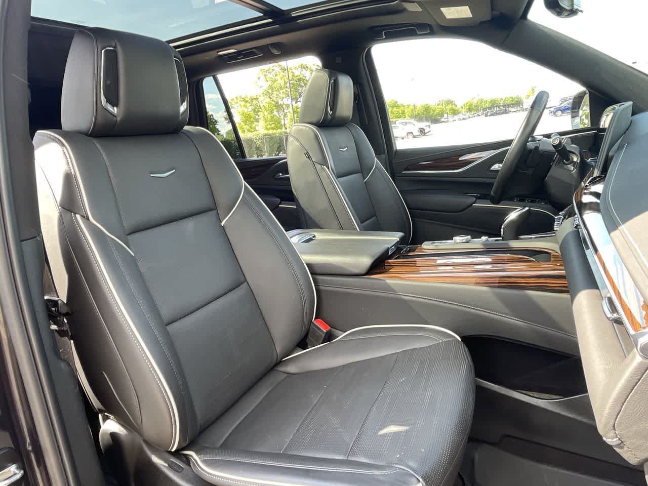Used 2023 Cadillac Escalade Premium Luxury w/ Performance Package AWD/4WD image 14