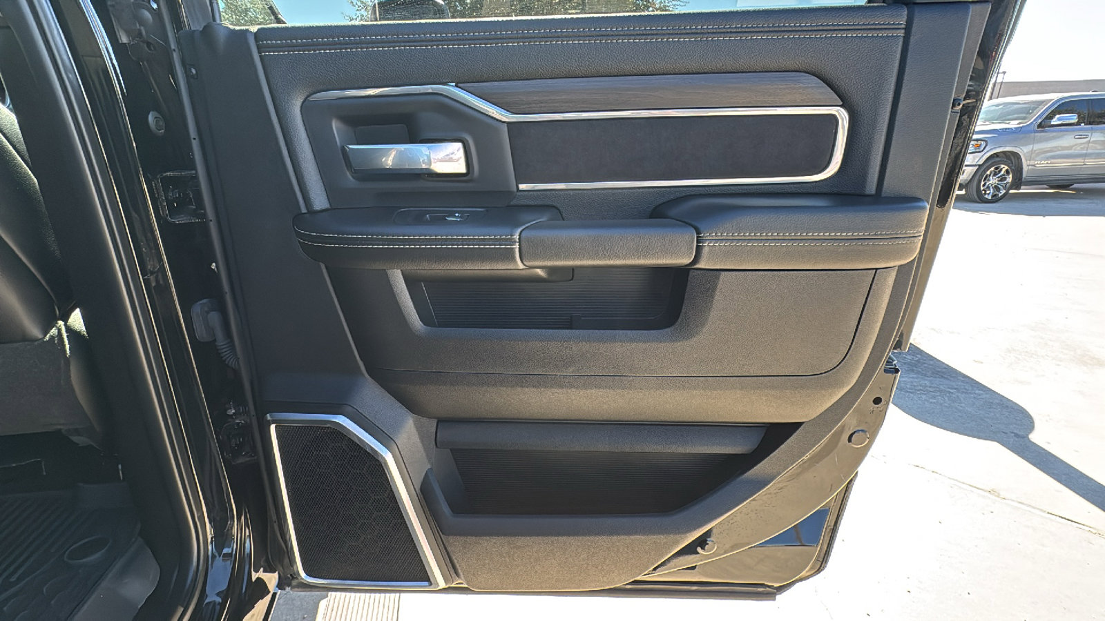 Used 2025 RAM 3500 Laramie w/ Night Edition image 26