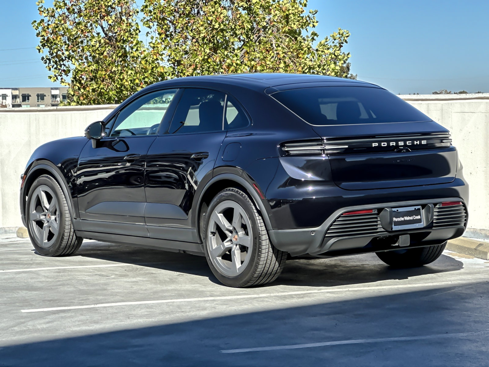Certified 2026 Porsche Macan 4 Electric AWD/4WD image 4