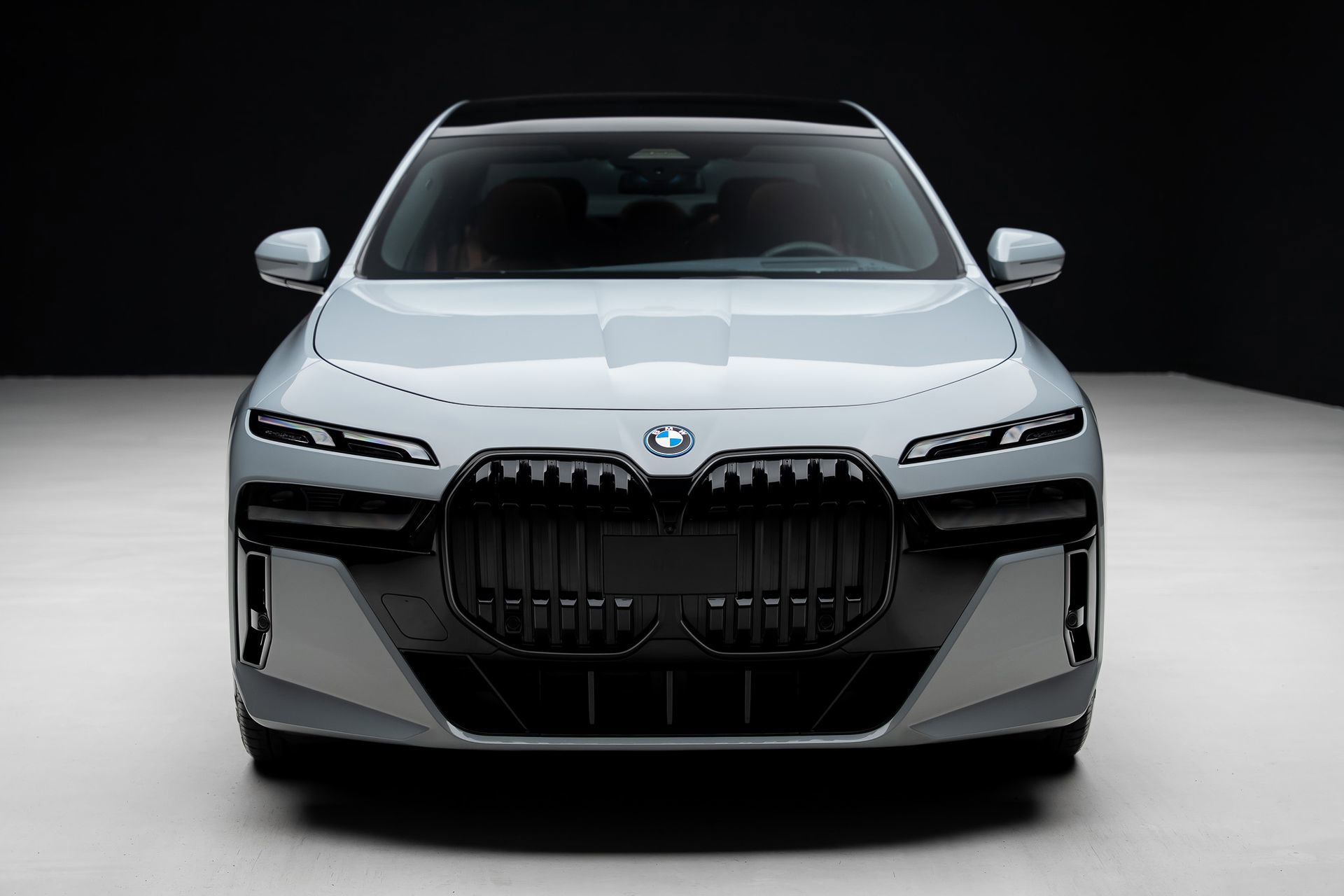 Used 2024 BMW i7 eDrive50 w/ M Sport Package image 7