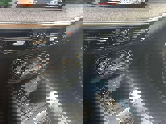 New 2026 Nissan Kicks SV w/ SV Premium Package image 24