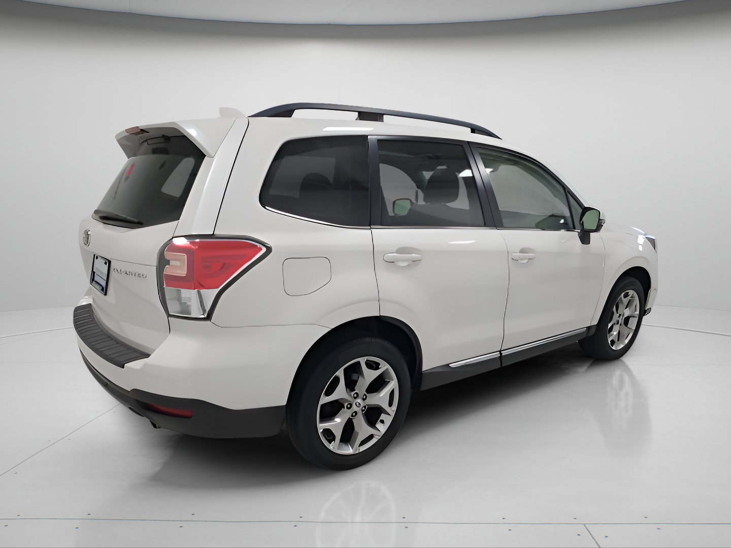 Used 2018 Subaru Forester 2.5i Touring w/ Popular Package #2 AWD/4WD image 6