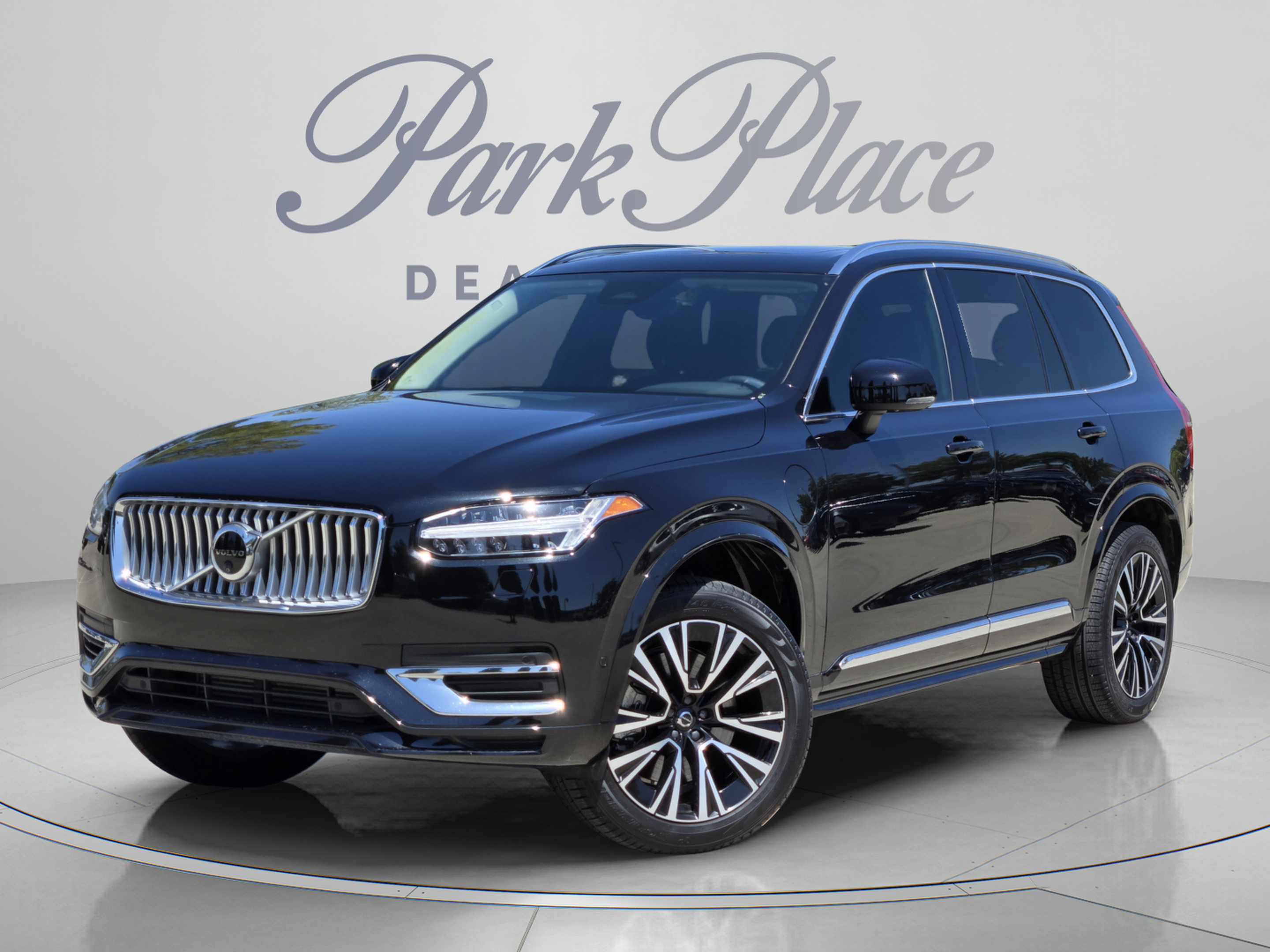 Used 2025 Volvo XC90 T8 Plus w/ Protection Package Premier AWD/4WD image 1