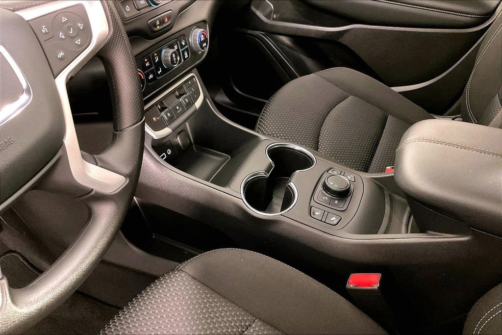 Used 2024 GMC Terrain SLE w/ Driver Convenience Package image 19