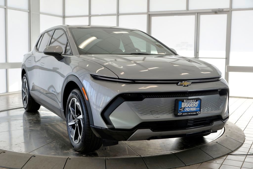 Certified 2025 Chevrolet Equinox EV LT image 2