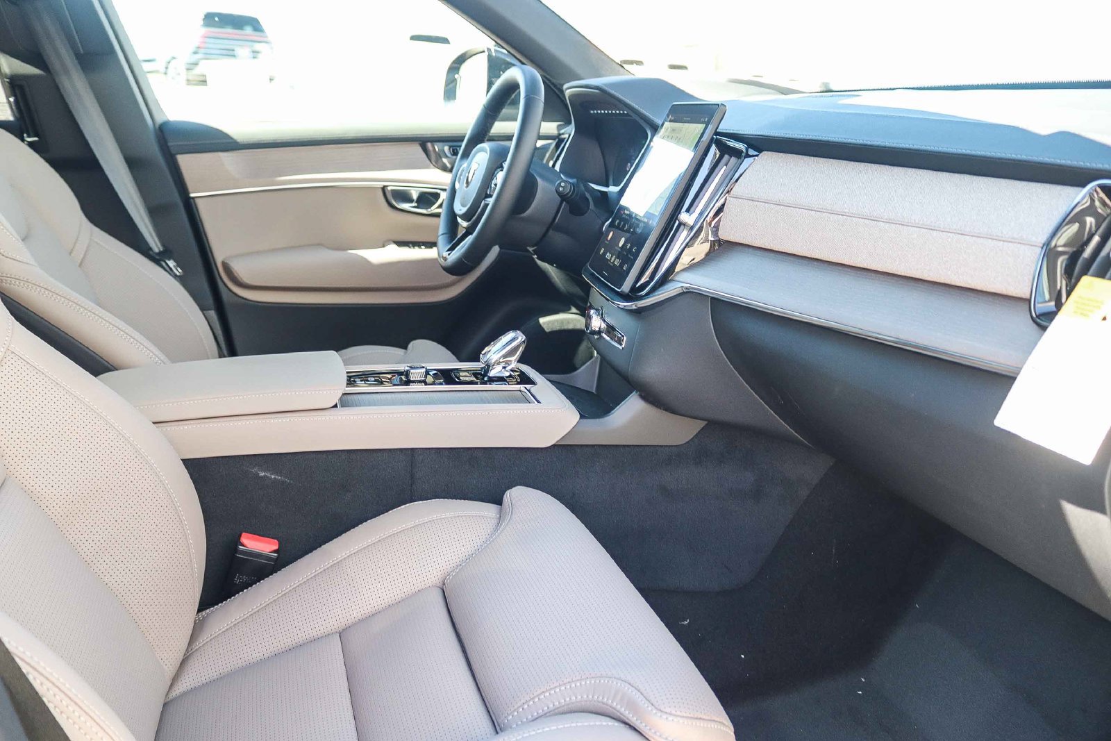 New 2027 Volvo XC90 B6 Ultra AWD/4WD image 16