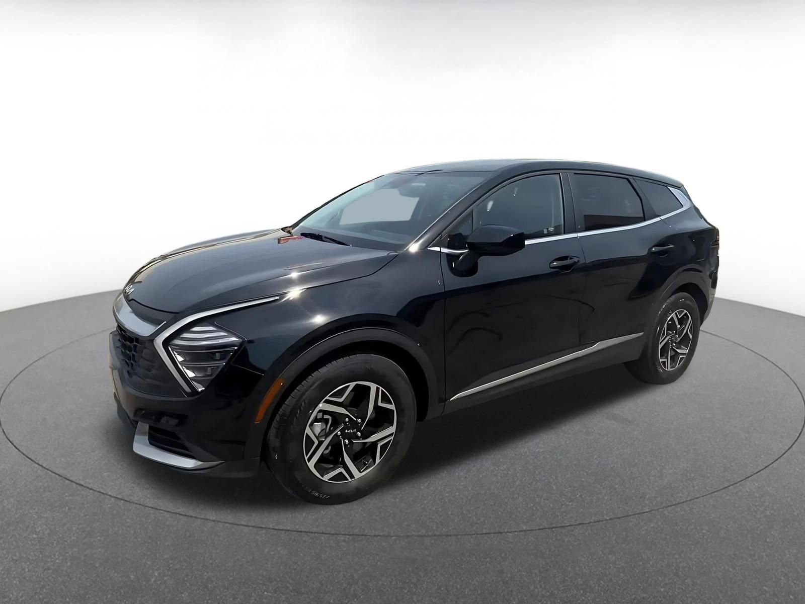 Used 2025 Kia Sportage LX image 7