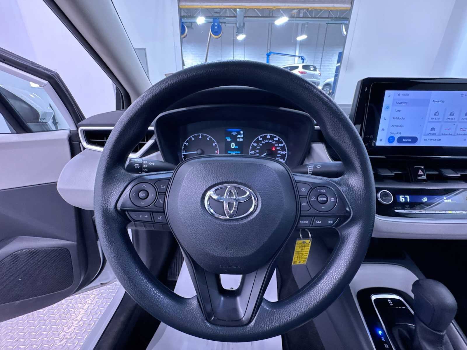 Used 2023 Toyota Corolla LE FWD image 7