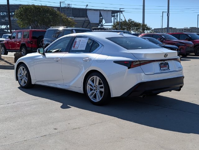 Used 2023 Lexus IS 300 w/ Comfort Package RWD image 9
