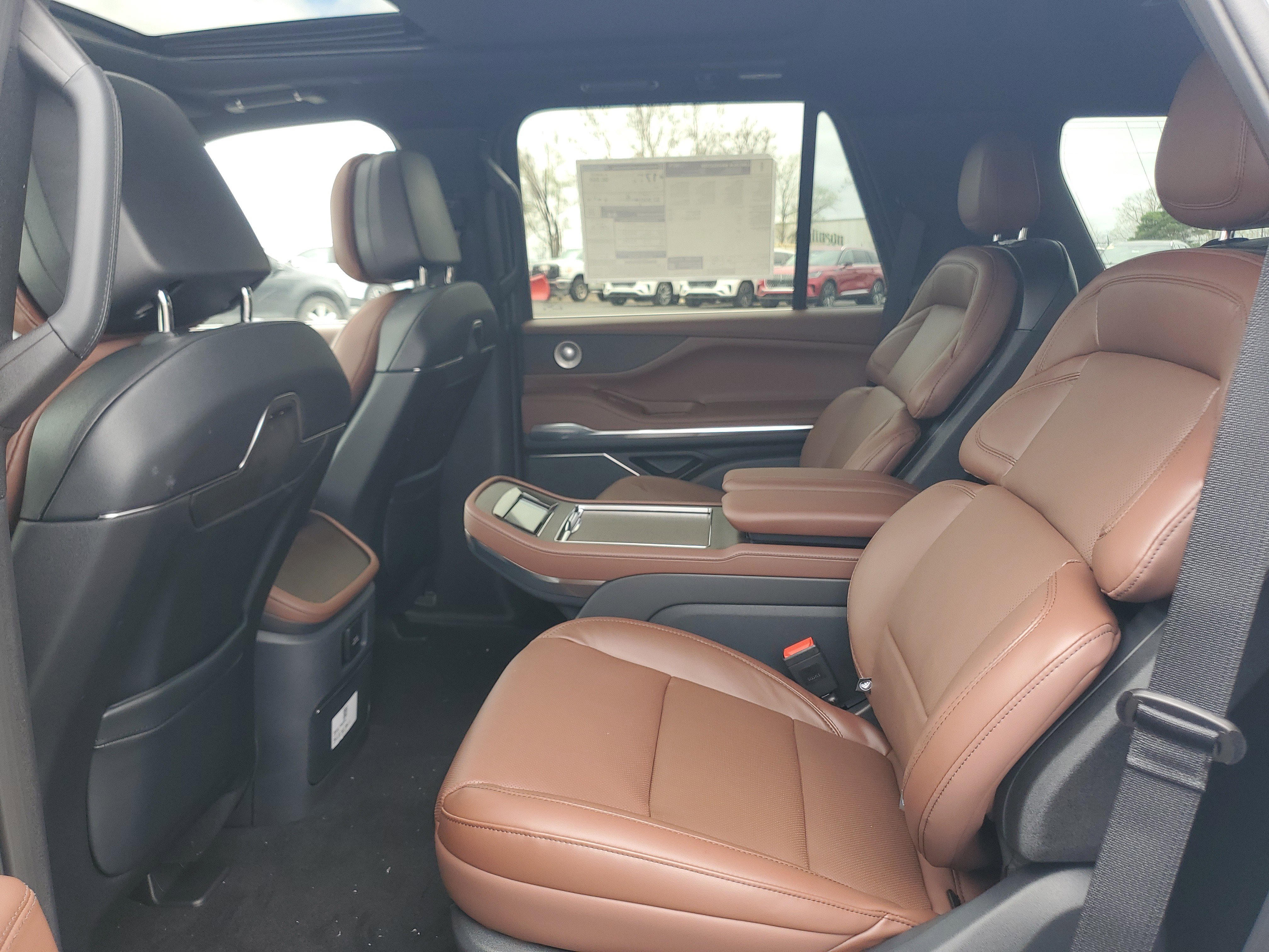 New 2026 Lincoln Navigator Reserve AWD/4WD image 27