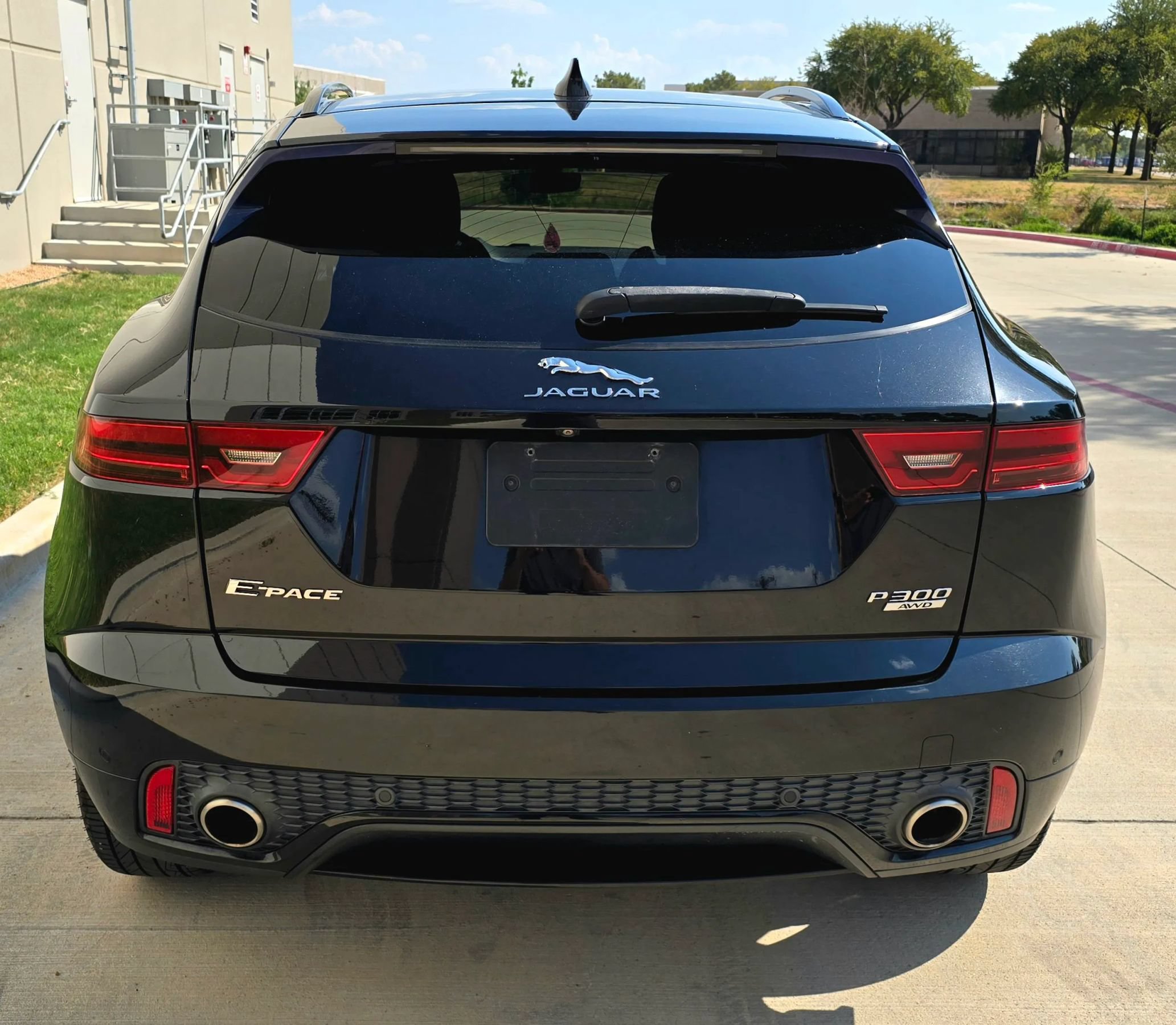 Used 2018 Jaguar E-PACE R-Dynamic HSE AWD/4WD image 10