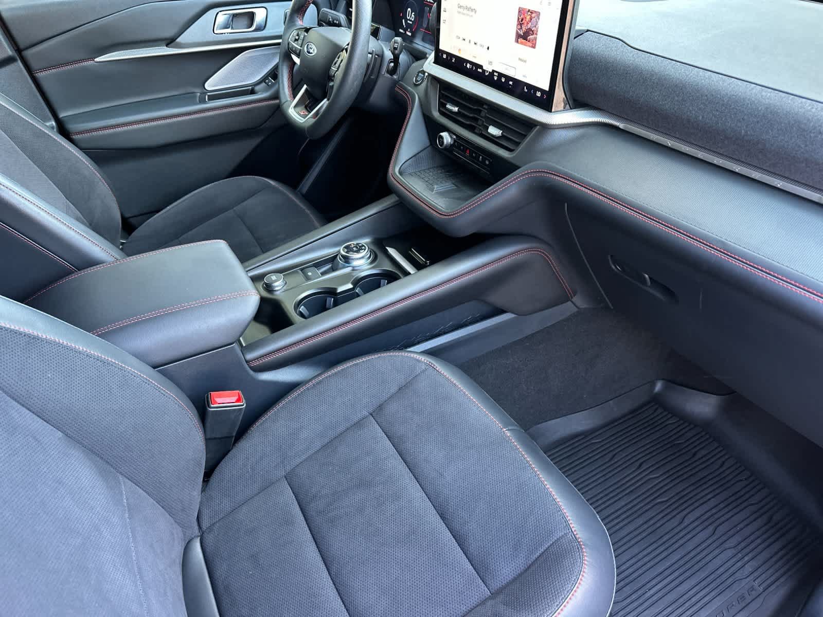 Certified 2025 Ford Explorer ST RWD image 16
