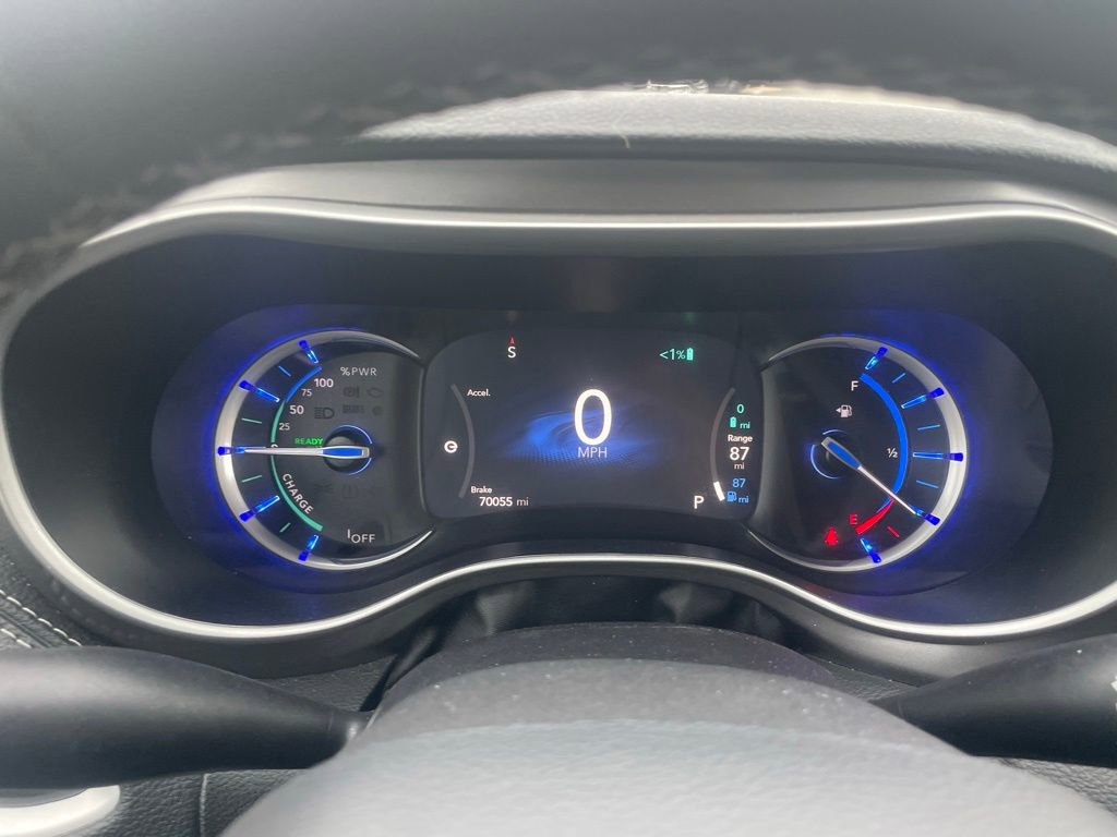 Used 2023 Chrysler Pacifica Touring-L FWD image 14