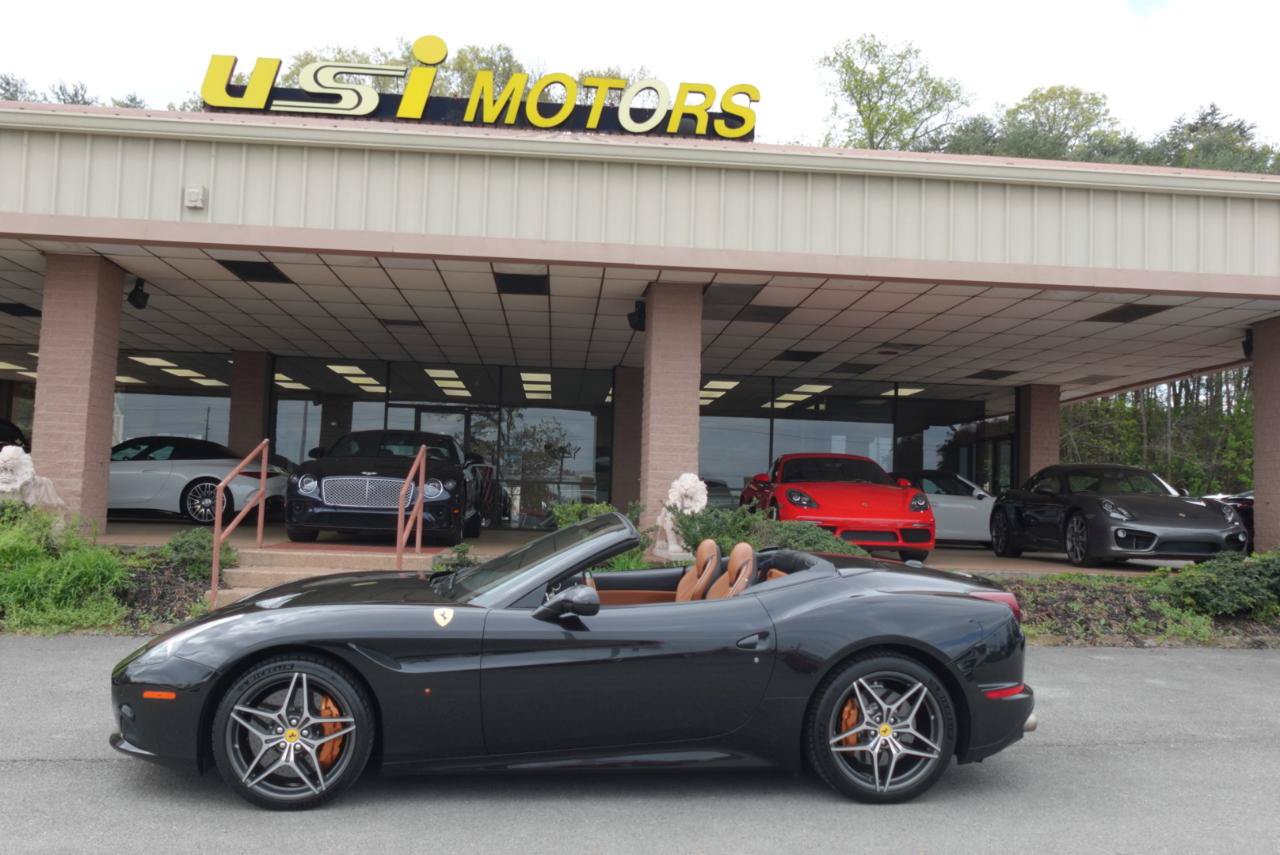 Used 2015 Ferrari California T RWD image 7