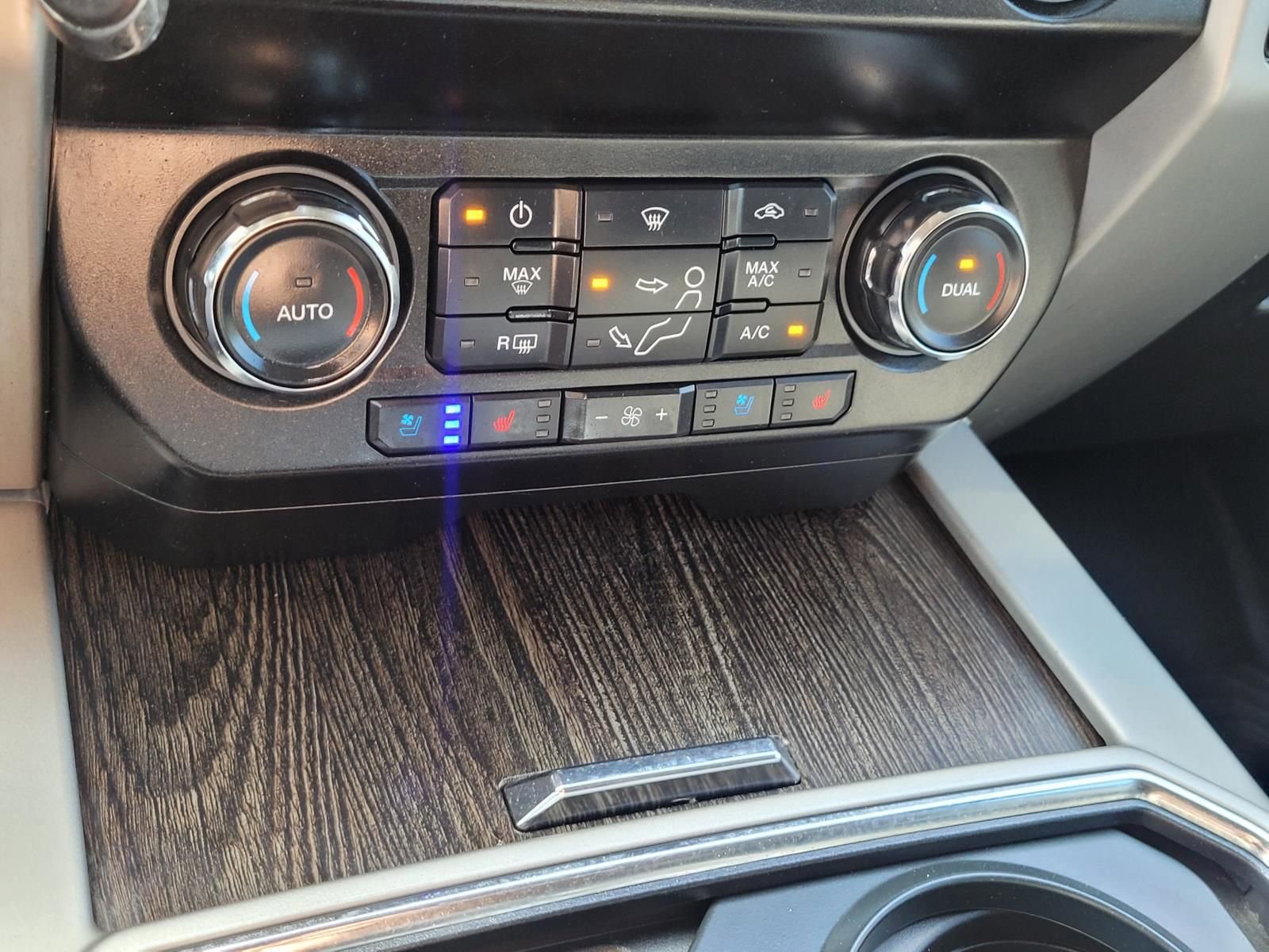Used 2020 Ford F350 Lariat w/ Lariat Ultimate Package image 25