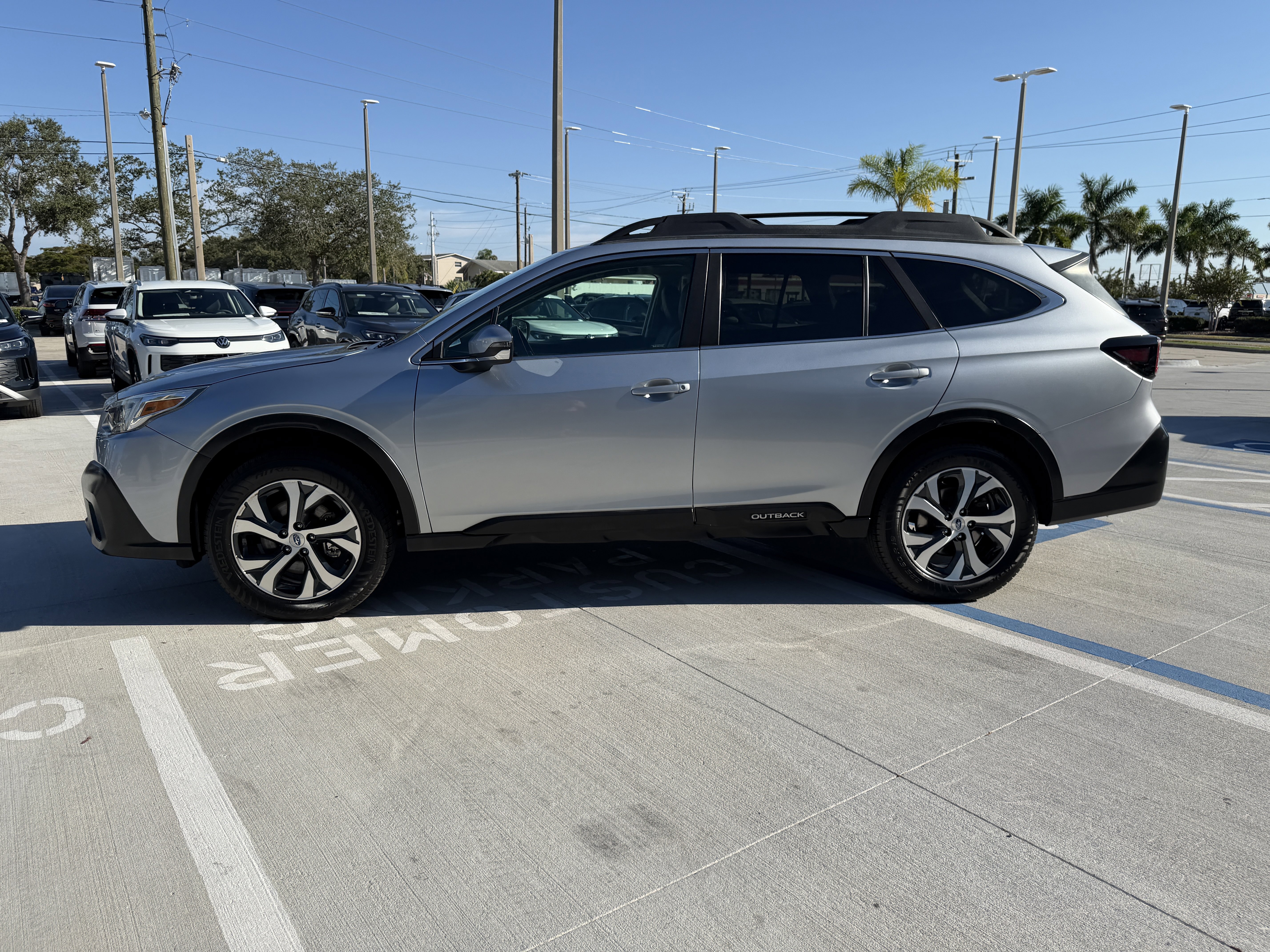 Used 2022 Subaru Outback Limited image 8