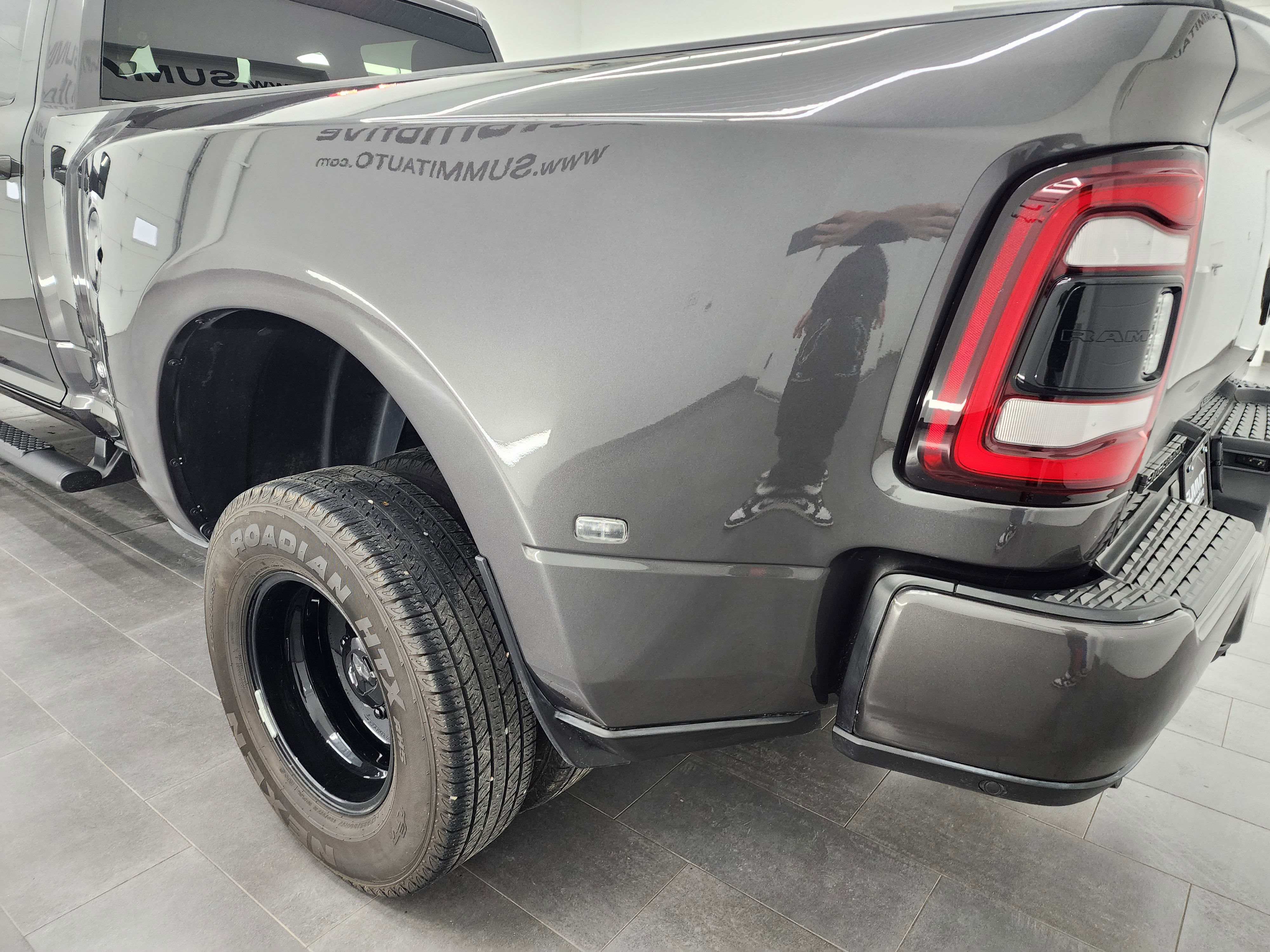 Used 2024 RAM 3500 Big Horn w/ Night Edition image 30