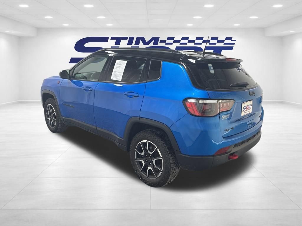 Used 2025 Jeep Compass Trailhawk image 7
