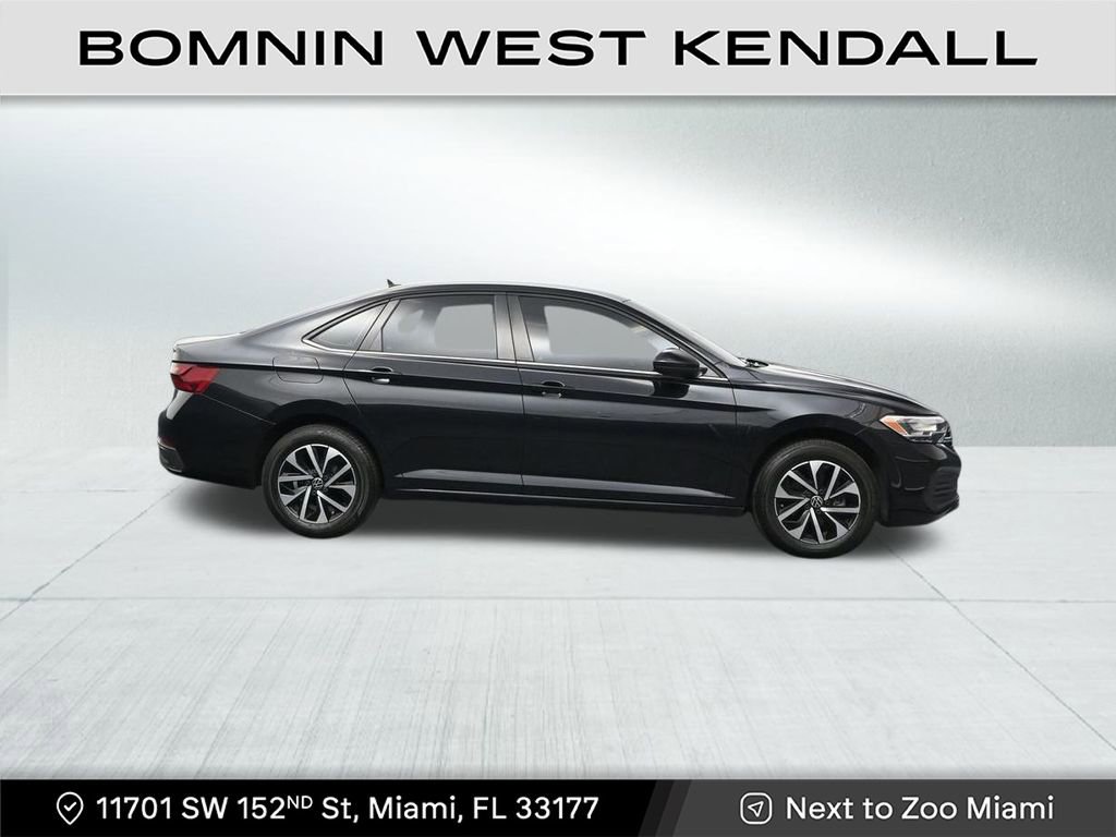 Used 2023 Volkswagen Jetta S image 6