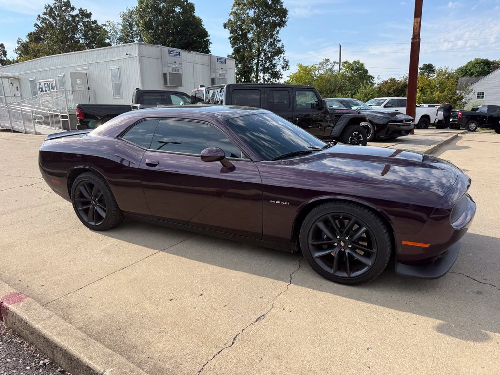 Used 2022 Dodge Challenger R/T w/ Performance Handling Group RWD image 5