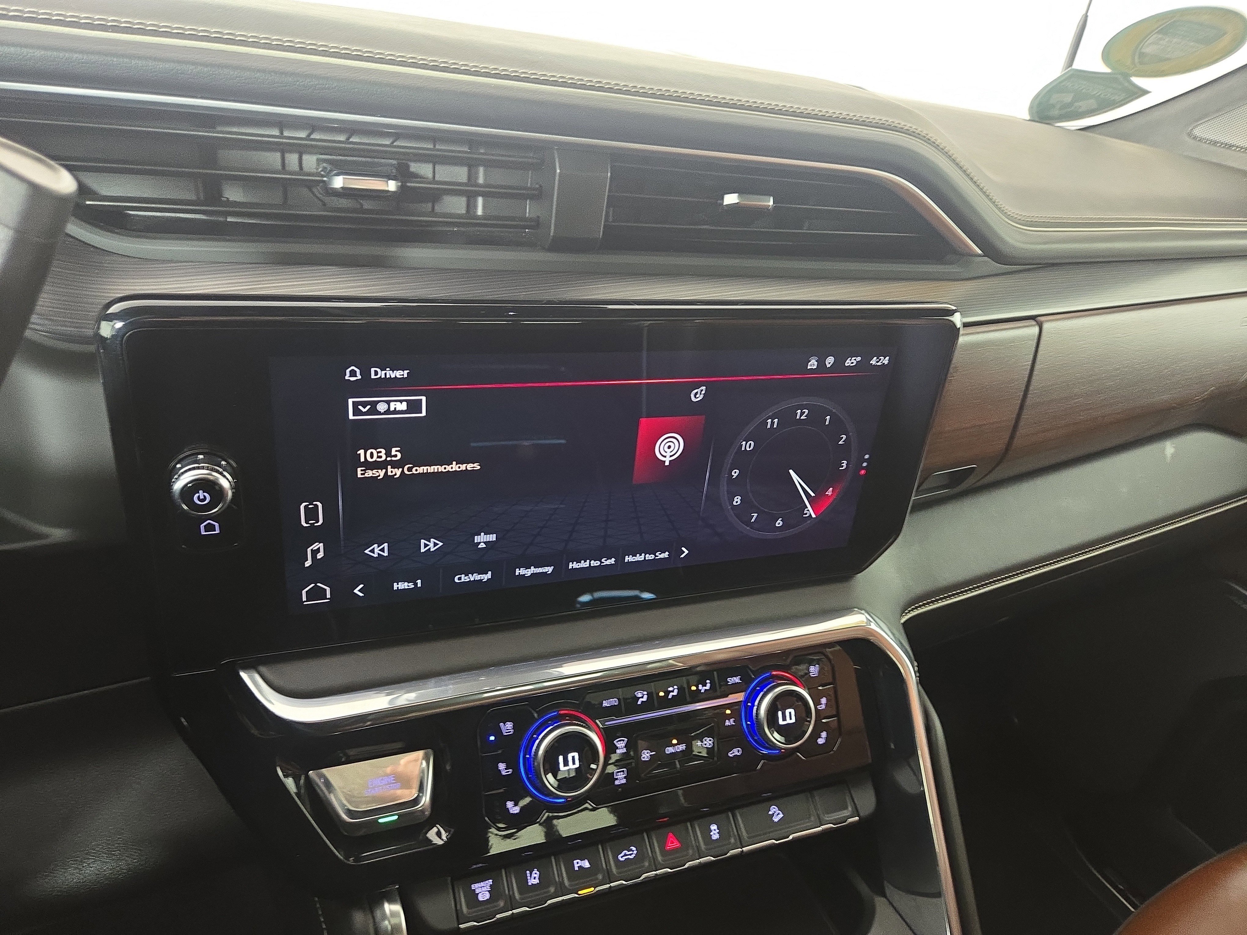 Certified 2024 GMC Sierra 2500 Denali Ultimate AWD/4WD image 19