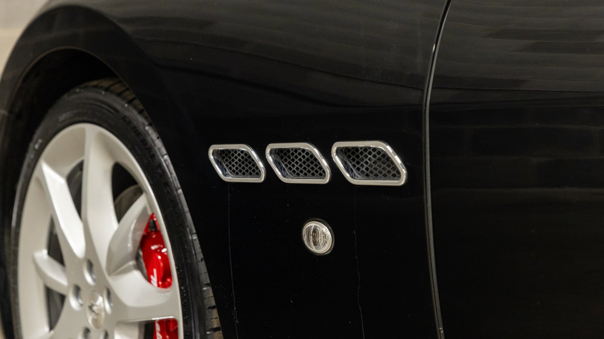 Used 2018 Maserati GranTurismo MC image 22