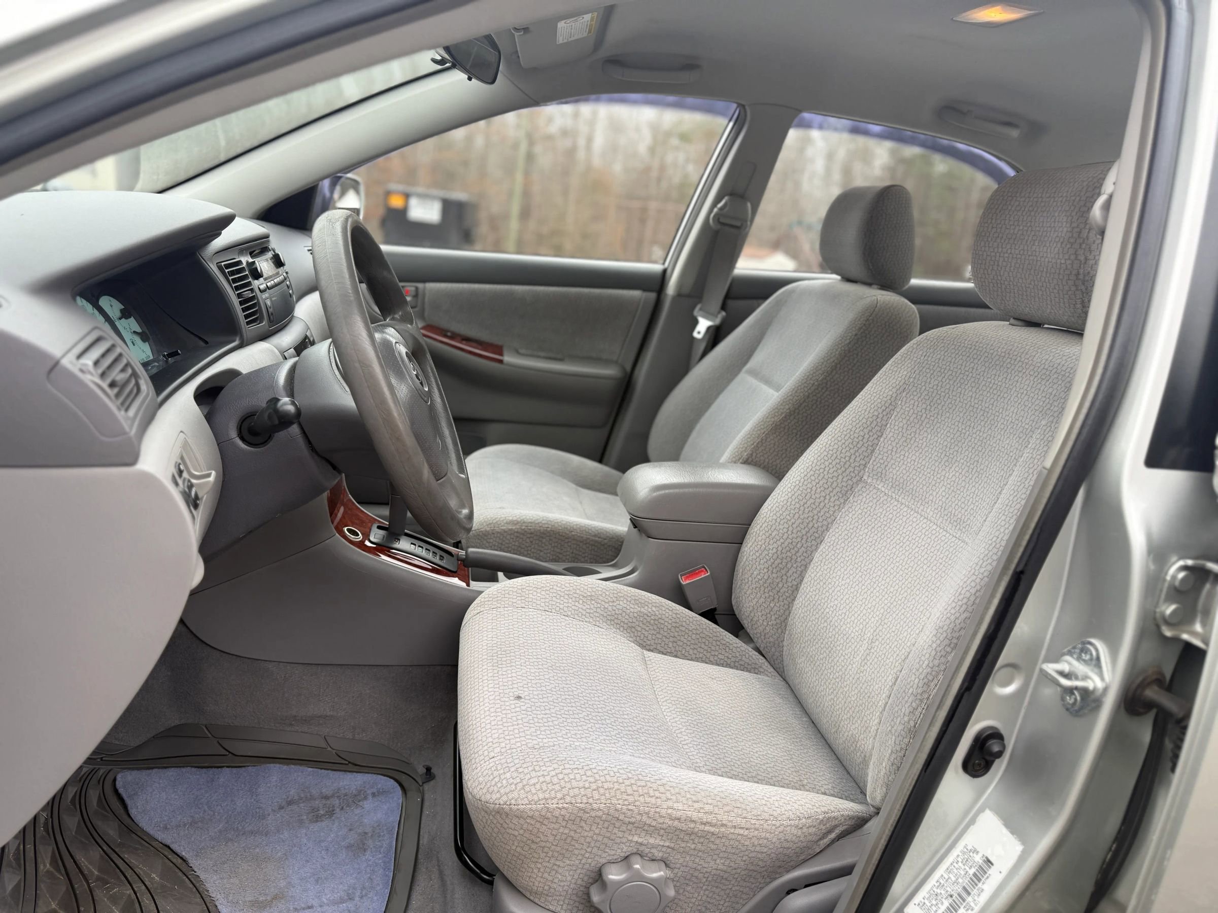 Used 2003 Toyota Corolla CE image 2