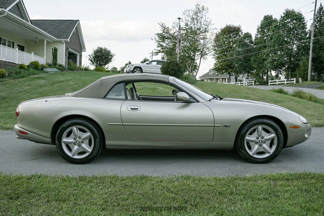 Used 1999 Jaguar XK8 Convertible image 19