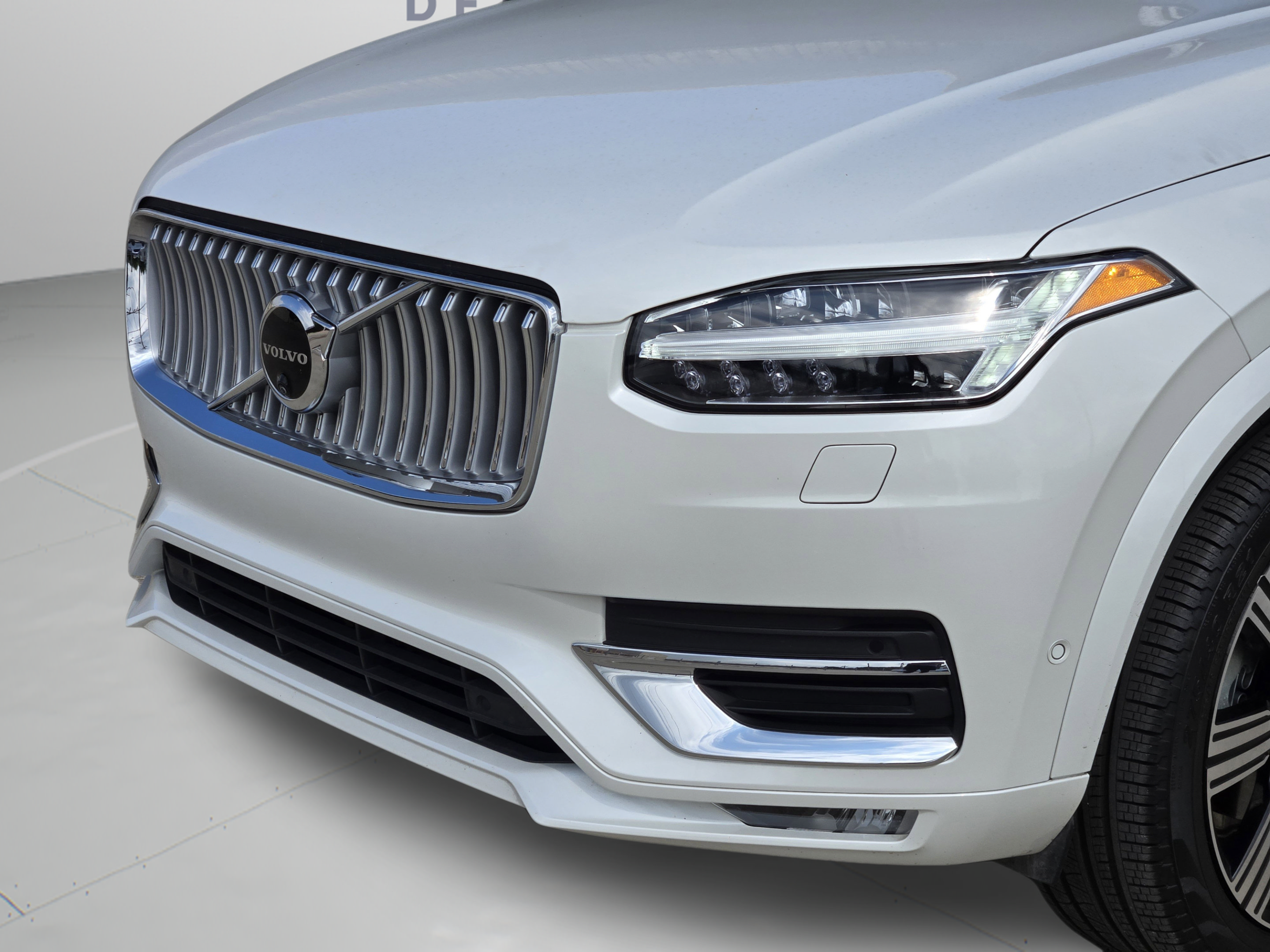 Certified 2025 Volvo XC90 B6 Ultra w/ Protection Package Premier AWD/4WD image 32
