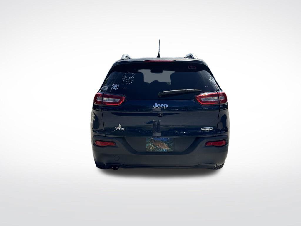Used 2018 Jeep Cherokee Latitude FWD image 7