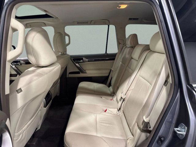 Used 2019 Lexus GX 460 Premium w/ Premium Package AWD/4WD image 9