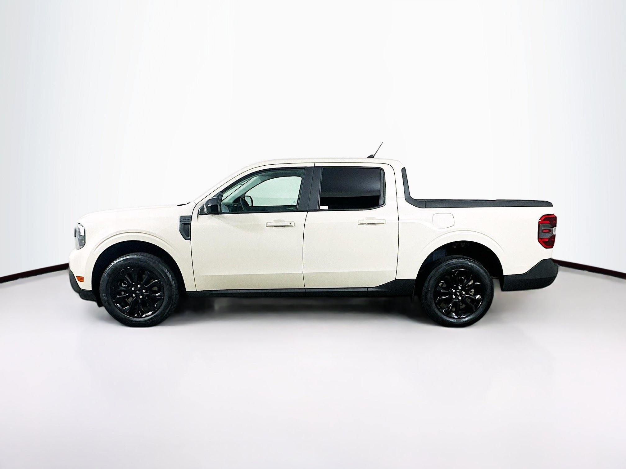 Used 2024 Ford Maverick Lariat w/ Black Appearance Package FWD image 4
