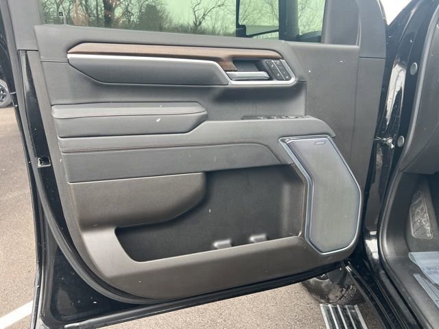 Used 2025 Chevrolet Silverado 2500 High Country w/ High Country Premium Package image 4