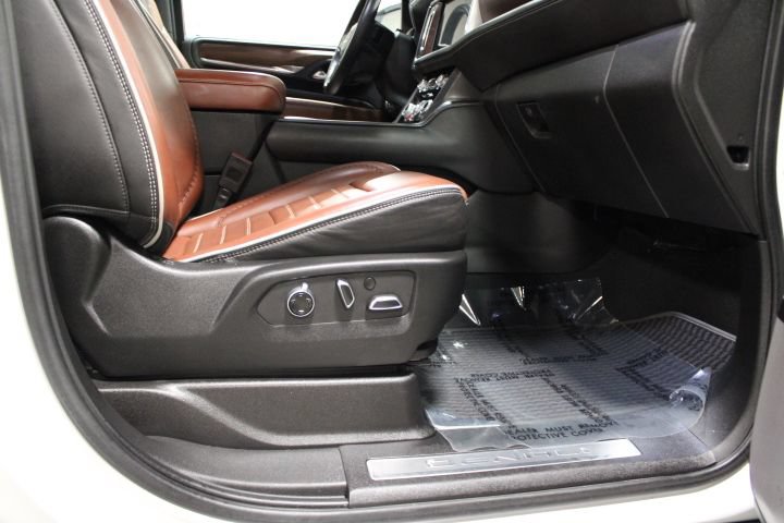 Used 2024 GMC Yukon Denali Ultimate AWD/4WD image 29