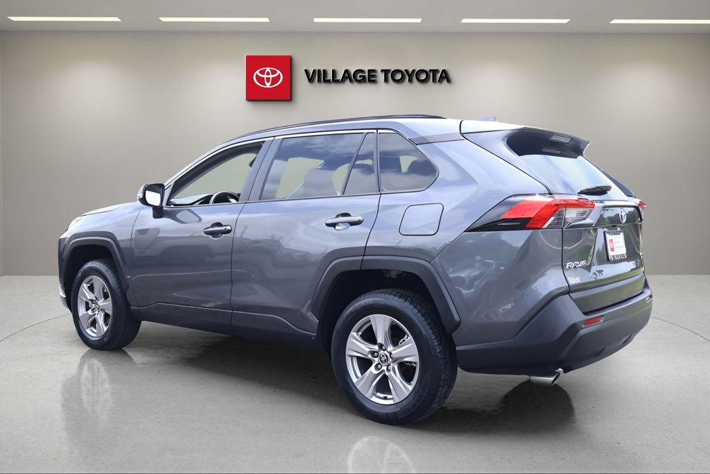 Certified 2022 Toyota RAV4 XLE w/ Convenience Package FWD image 3