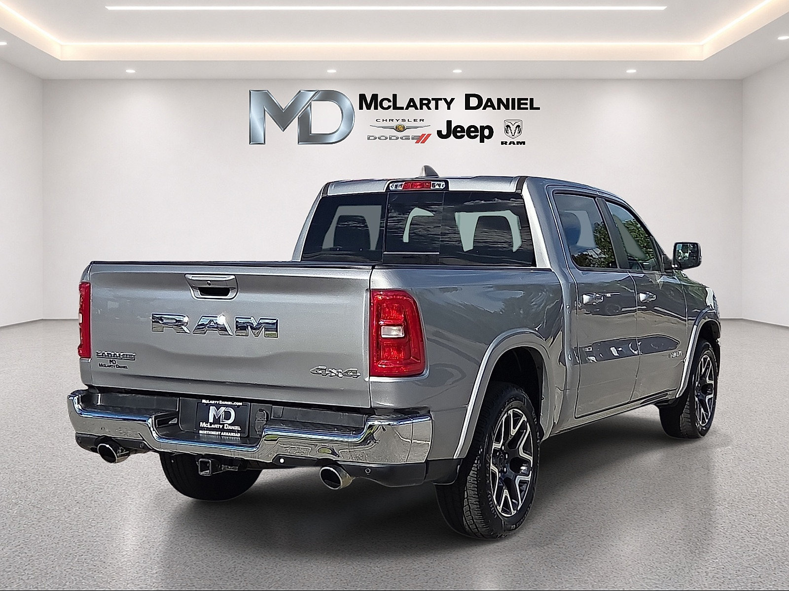 Used 2025 RAM 1500 Laramie AWD/4WD image 5