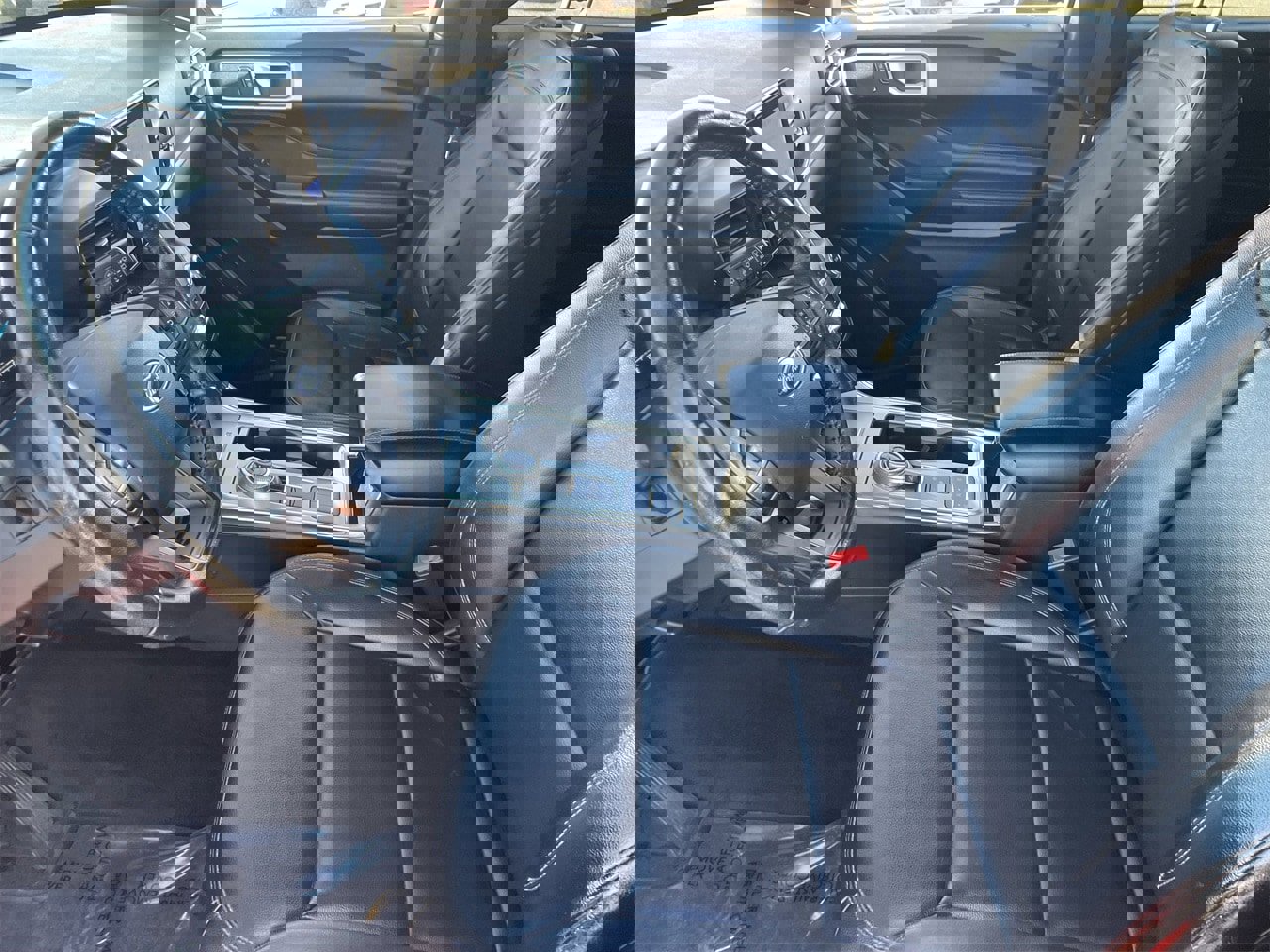 Used 2020 Ford Explorer XLT w/ Equipment Group 202A image 21